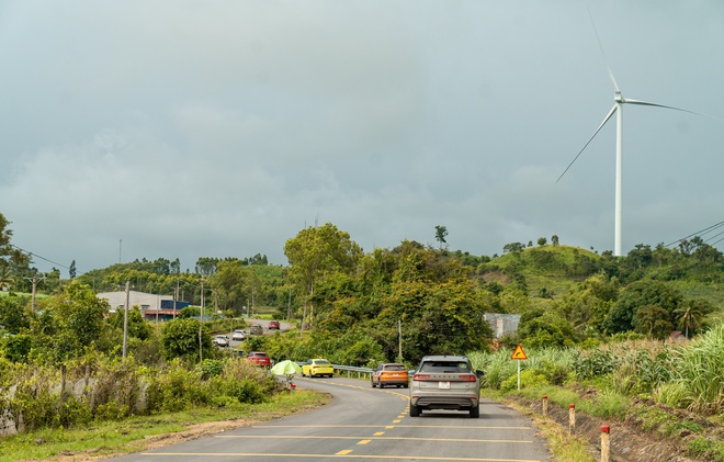 Chia tay Tây Nguyên đại ngàn, đoàn xe Skoda xuôi về miền biển: Hơn 300km với nhiều cung bậc và phần thưởng chỉ dành cho người xứng đáng- Ảnh 13. Chia tay Tây Nguyên đại ngàn, đoàn xe Skoda xuôi về miền biển: Hơn 300km với nhiều cung bậc và phần thưởng chỉ dành cho người xứng đáng- Ảnh 13.