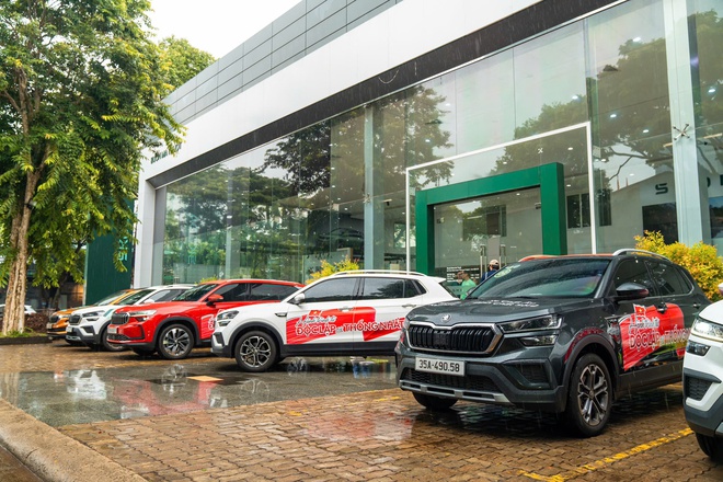 Chia tay Tây Nguyên đại ngàn, đoàn xe Skoda xuôi về miền biển: Hơn 300km với nhiều cung bậc và phần thưởng chỉ dành cho người xứng đáng- Ảnh 2. Chia tay Tây Nguyên đại ngàn, đoàn xe Skoda xuôi về miền biển: Hơn 300km với nhiều cung bậc và phần thưởng chỉ dành cho người xứng đáng- Ảnh 2.