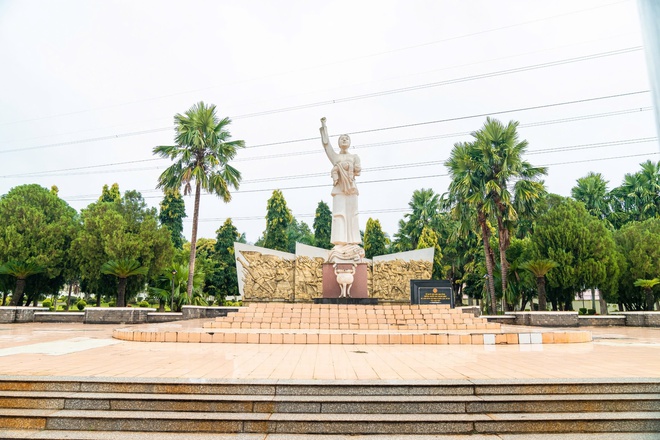 Chia tay Tây Nguyên đại ngàn, đoàn xe Skoda xuôi về miền biển: Hơn 300km với nhiều cung bậc và phần thưởng chỉ dành cho người xứng đáng- Ảnh 4. Chia tay Tây Nguyên đại ngàn, đoàn xe Skoda xuôi về miền biển: Hơn 300km với nhiều cung bậc và phần thưởng chỉ dành cho người xứng đáng- Ảnh 4.