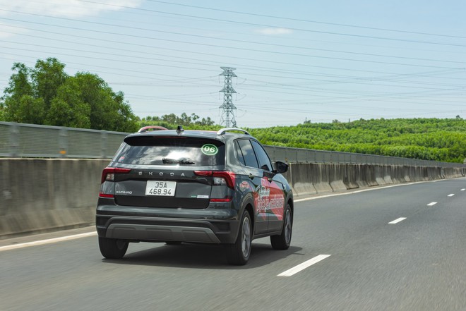 ‘Hết ga’ những chiếc Skoda trên quốc lộ và cao tốc tới Đà Nẵng: Kushaq vững vàng ở 120km/h, Karoq, Kodiaq càng thêm thuyết phục- Ảnh 7. ‘Hết ga’ những chiếc Skoda trên quốc lộ và cao tốc tới Đà Nẵng: Kushaq vững vàng ở 120km/h, Karoq, Kodiaq càng thêm thuyết phục- Ảnh 7.
