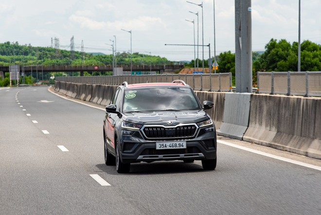 ‘Hết ga’ những chiếc Skoda trên quốc lộ và cao tốc tới Đà Nẵng: Kushaq vững vàng ở 120km/h, Karoq, Kodiaq càng thêm thuyết phục- Ảnh 6. ‘Hết ga’ những chiếc Skoda trên quốc lộ và cao tốc tới Đà Nẵng: Kushaq vững vàng ở 120km/h, Karoq, Kodiaq càng thêm thuyết phục- Ảnh 6.
