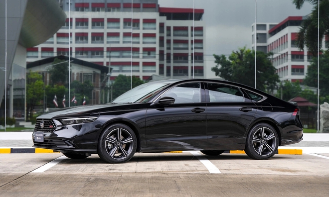 Honda Accord hybrid ra mắt ĐNÁ: Thêm loạt công nghệ trên bản tiêu chuẩn, màn HUD, 207 mã lực, liệu có về Việt Nam tăng sức đấu Camry?- Ảnh 3. Honda Accord hybrid ra mắt ĐNÁ: Thêm loạt công nghệ trên bản tiêu chuẩn, màn HUD, 207 mã lực, liệu có về Việt Nam tăng sức đấu Camry?- Ảnh 3.