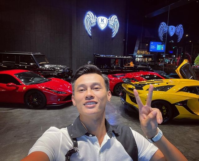 Doanh nhân 9x bán kim cương bị bắt tạm giam vì tội rửa tiền từng có cuộc sống hào nhoáng như thế này: Sở hữu hàng loạt xe sang 'thú dữ', đồng hồ tiền tỷ- Ảnh 7. Doanh nhân 9x bán kim cương bị bắt tạm giam vì tội rửa tiền từng có cuộc sống hào nhoáng như thế này: Sở hữu hàng loạt xe sang 'thú dữ', đồng hồ tiền tỷ- Ảnh 7.