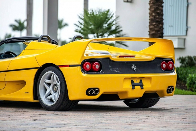 Chiêm ngưỡng Ferrari F50 màu vàng Giallo Modena vừa được bán đấu giá hơn 240 tỷ đồng- Ảnh 3. Chiêm ngưỡng Ferrari F50 màu vàng Giallo Modena vừa được bán đấu giá hơn 240 tỷ đồng- Ảnh 3.