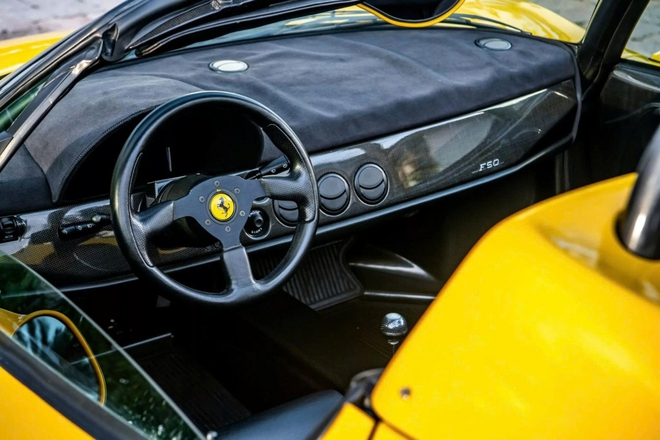 Chiêm ngưỡng Ferrari F50 màu vàng Giallo Modena vừa được bán đấu giá hơn 240 tỷ đồng- Ảnh 5. Chiêm ngưỡng Ferrari F50 màu vàng Giallo Modena vừa được bán đấu giá hơn 240 tỷ đồng- Ảnh 5.