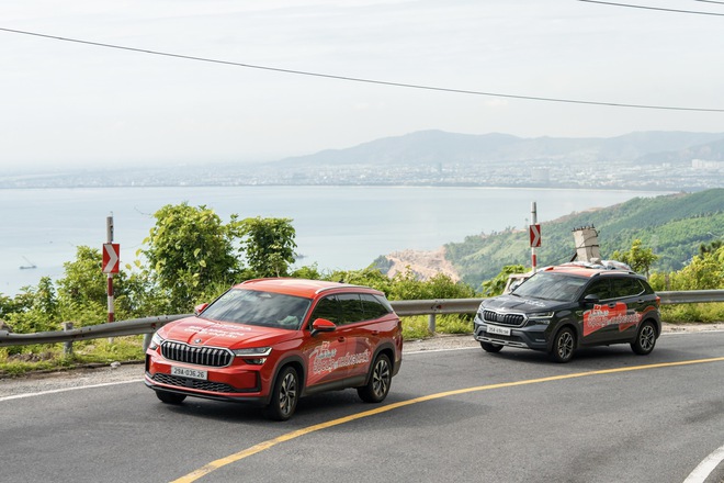Đoàn Skoda xuyên Việt hoàn thành cung dài nhất hơn 500km: Đích thân TGĐ Skoda Việt Nam cầm lái Slavia vượt đèo Hải Vân- Ảnh 6. Đoàn Skoda xuyên Việt hoàn thành cung dài nhất hơn 500km: Đích thân TGĐ Skoda Việt Nam cầm lái Slavia vượt đèo Hải Vân- Ảnh 6.