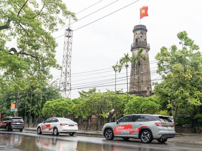 Đoàn Skoda xuyên Việt về nhà máy ở Quảng Ninh: Đi để trở về nơi sinh ra, hiểu chuẩn châu Âu là như thế nào sau gần 2.000km- Ảnh 2. Đoàn Skoda xuyên Việt về nhà máy ở Quảng Ninh: Đi để trở về nơi sinh ra, hiểu chuẩn châu Âu là như thế nào sau gần 2.000km- Ảnh 2.