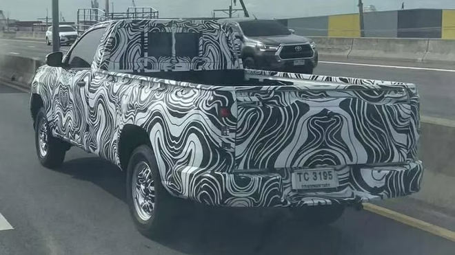 Toyota Hilux 2026 sẽ thay đổi theo cách người Việt thích: Cabin như Prado, một chi tiết 'học' từ Ranger, có thể thêm bản nhiên liệu sinh học- Ảnh 4. Toyota Hilux 2026 sẽ thay đổi theo cách người Việt thích: Cabin như Prado, một chi tiết 'học' từ Ranger, có thể thêm bản nhiên liệu sinh học- Ảnh 4.