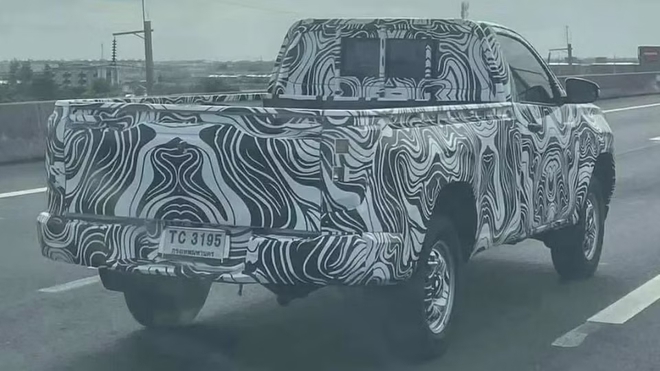 Toyota Hilux 2026 sẽ thay đổi theo cách người Việt thích: Cabin như Prado, một chi tiết 'học' từ Ranger, có thể thêm bản nhiên liệu sinh học- Ảnh 3. Toyota Hilux 2026 sẽ thay đổi theo cách người Việt thích: Cabin như Prado, một chi tiết 'học' từ Ranger, có thể thêm bản nhiên liệu sinh học- Ảnh 3.