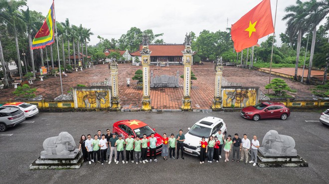 Đoàn xe Skoda 'vượt bão' tới Hà Nội, kết thúc gần 2.500km từ Độc Lập tới Thống Nhất với nhiều cung bậc cảm xúc- Ảnh 9. Đoàn xe Skoda 'vượt bão' tới Hà Nội, kết thúc gần 2.500km từ Độc Lập tới Thống Nhất với nhiều cung bậc cảm xúc- Ảnh 9.
