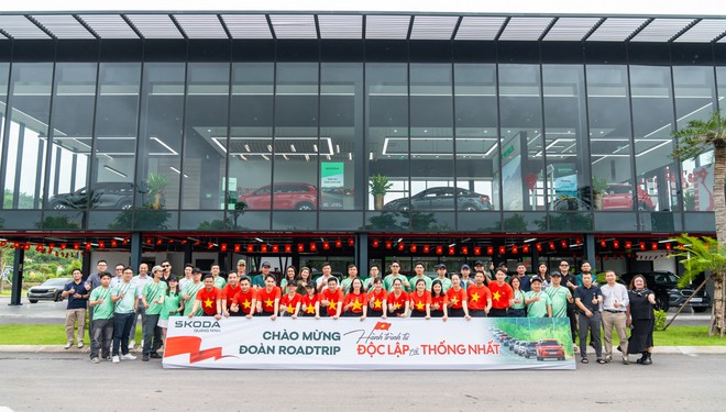Đoàn xe Skoda 'vượt bão' tới Hà Nội, kết thúc gần 2.500km từ Độc Lập tới Thống Nhất với nhiều cung bậc cảm xúc- Ảnh 2. Đoàn xe Skoda 'vượt bão' tới Hà Nội, kết thúc gần 2.500km từ Độc Lập tới Thống Nhất với nhiều cung bậc cảm xúc- Ảnh 2.