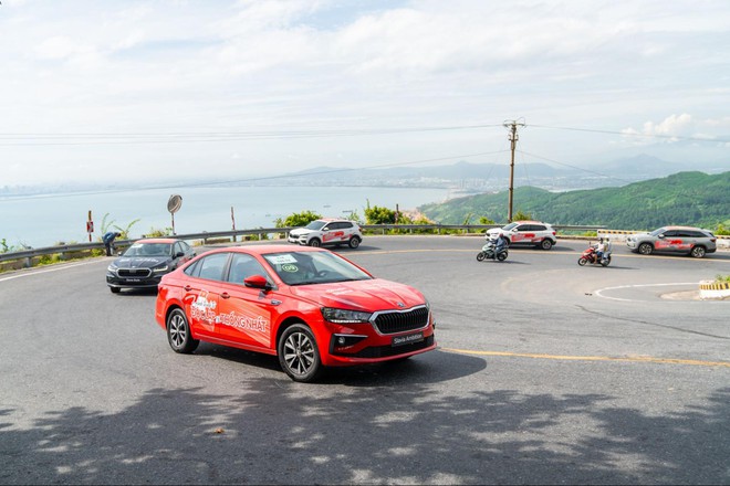 Chuyên gia đánh giá 4 mẫu Skoda trong hành trình xuyên Việt: Kushaq, Slavia ‘cửa trên’ xe Nhật, Hàn, Karoq ‘vượt’ thông số, Kodiaq như xe 4-5 tỷ- Ảnh 6. Chuyên gia đánh giá 4 mẫu Skoda trong hành trình xuyên Việt: Kushaq, Slavia ‘cửa trên’ xe Nhật, Hàn, Karoq ‘vượt’ thông số, Kodiaq như xe 4-5 tỷ- Ảnh 6.