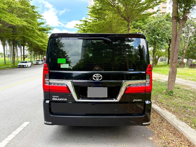 Chiếc Toyota đã qua sử dụng này phù hợp với gia đình 9 người: Nhập Nhật, máy dầu, rộng hơn Kia Carnival, giá rao đắt hơn Mercedes GLC 300- Ảnh 7.