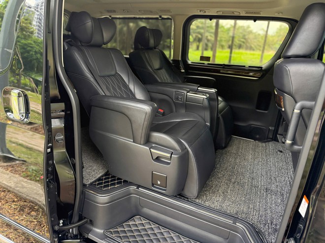 Chiếc Toyota đã qua sử dụng này phù hợp với gia đình 9 người: Nhập Nhật, máy dầu, rộng hơn Kia Carnival, giá rao đắt hơn Mercedes GLC 300- Ảnh 10.