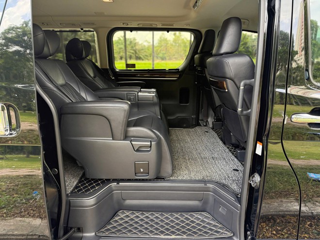 Chiếc Toyota đã qua sử dụng này phù hợp với gia đình 9 người: Nhập Nhật, máy dầu, rộng hơn Kia Carnival, giá rao đắt hơn Mercedes GLC 300- Ảnh 9.