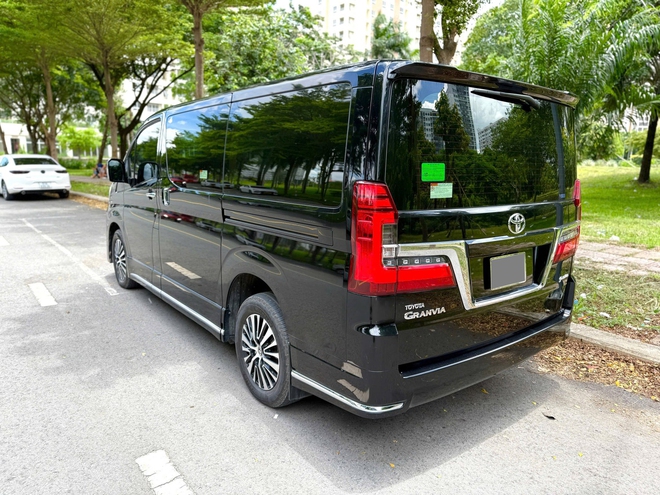 Chiếc Toyota đã qua sử dụng này phù hợp với gia đình 9 người: Nhập Nhật, máy dầu, rộng hơn Kia Carnival, giá rao đắt hơn Mercedes GLC 300- Ảnh 6.