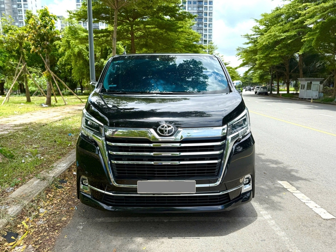 Chiếc Toyota đã qua sử dụng này phù hợp với gia đình 9 người: Nhập Nhật, máy dầu, rộng hơn Kia Carnival, giá rao đắt hơn Mercedes GLC 300- Ảnh 5.