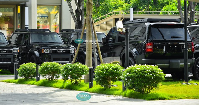 Lô Toyota Prado ‘lạ’ xuất hiện tại Việt Nam: Thiết kế khác biệt, động cơ hybrid mạnh hơn hẳn xe chính hãng- Ảnh 6. Lô Toyota Prado ‘lạ’ xuất hiện tại Việt Nam: Thiết kế khác biệt, động cơ hybrid mạnh hơn hẳn xe chính hãng- Ảnh 6.