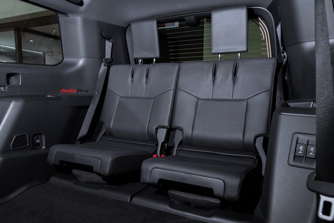 Lô Toyota Prado ‘lạ’ xuất hiện tại Việt Nam: Thiết kế khác biệt, động cơ hybrid mạnh hơn hẳn xe chính hãng- Ảnh 16. Lô Toyota Prado ‘lạ’ xuất hiện tại Việt Nam: Thiết kế khác biệt, động cơ hybrid mạnh hơn hẳn xe chính hãng- Ảnh 16.