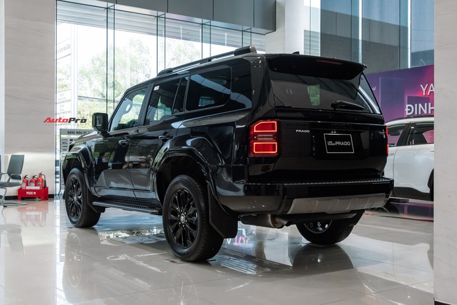 Lô Toyota Prado ‘lạ’ xuất hiện tại Việt Nam: Thiết kế khác biệt, động cơ hybrid mạnh hơn hẳn xe chính hãng- Ảnh 9. Lô Toyota Prado ‘lạ’ xuất hiện tại Việt Nam: Thiết kế khác biệt, động cơ hybrid mạnh hơn hẳn xe chính hãng- Ảnh 9.