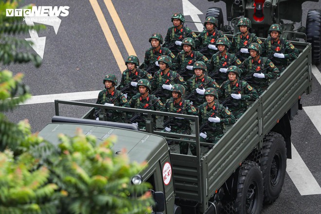 Dàn khí tài hùng hậu diễu qua Quảng trường Ba Đình trong buổi tổng duyệt A80- Ảnh 7.