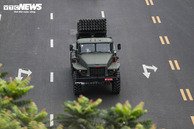 Dàn khí tài hùng hậu diễu qua Quảng trường Ba Đình trong buổi tổng duyệt A80- Ảnh 9.