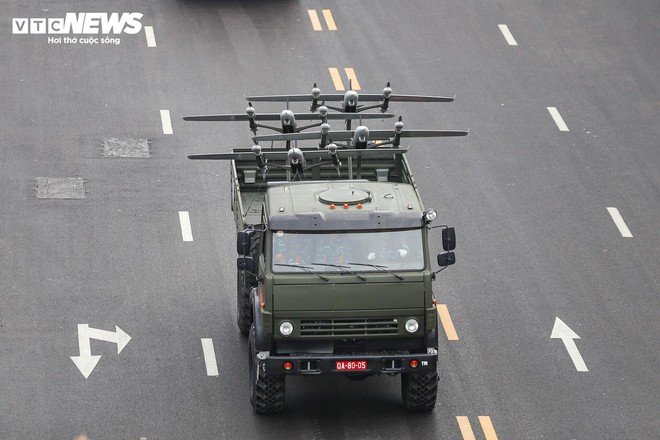 Dàn khí tài hùng hậu diễu qua Quảng trường Ba Đình trong buổi tổng duyệt A80- Ảnh 13.