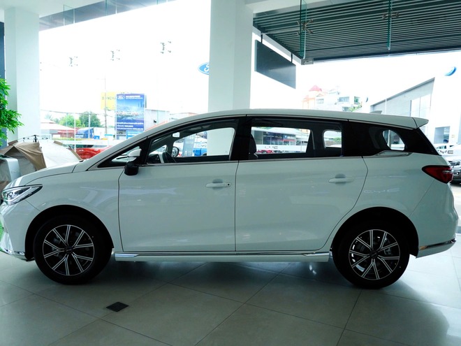 Kèo xe điện dịch vụ căng nhất lúc này: VinFast Limo Green vs BYD M6, bảng này giúp bạn chốt đơn dễ dàng hơn- Ảnh 12. Kèo xe điện dịch vụ căng nhất lúc này: VinFast Limo Green vs BYD M6, bảng này giúp bạn chốt đơn dễ dàng hơn- Ảnh 12.