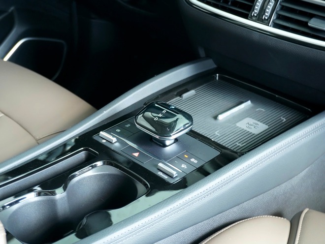 Kèo xe điện dịch vụ căng nhất lúc này: VinFast Limo Green vs BYD M6, bảng này giúp bạn chốt đơn dễ dàng hơn- Ảnh 8. Kèo xe điện dịch vụ căng nhất lúc này: VinFast Limo Green vs BYD M6, bảng này giúp bạn chốt đơn dễ dàng hơn- Ảnh 8.