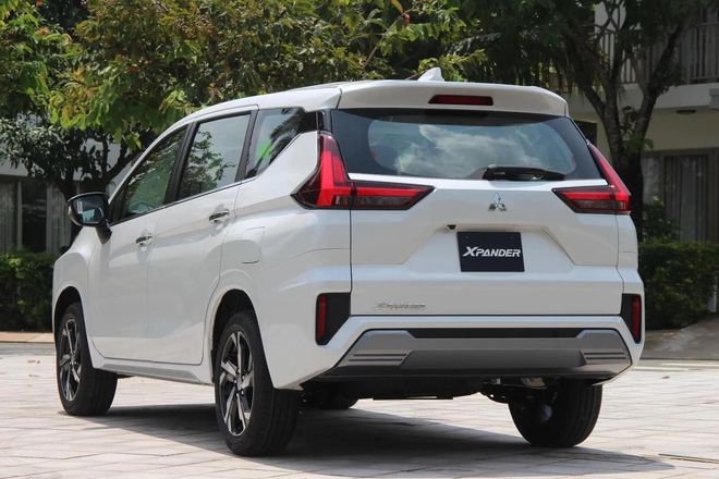 Đặt lên bàn cân VinFast Limo Green vs Mitsubishi Xpander - Kèo MPV điện vs xăng tầm giá trên dưới 700 triệu đồng sẽ được nhiều bác tài quan tâm- Ảnh 10. Đặt lên bàn cân VinFast Limo Green vs Mitsubishi Xpander - Kèo MPV điện vs xăng tầm giá trên dưới 700 triệu đồng sẽ được nhiều bác tài quan tâm- Ảnh 10.