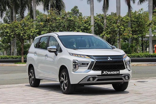 Đặt lên bàn cân VinFast Limo Green vs Mitsubishi Xpander - Kèo MPV điện vs xăng tầm giá trên dưới 700 triệu đồng sẽ được nhiều bác tài quan tâm- Ảnh 2. Đặt lên bàn cân VinFast Limo Green vs Mitsubishi Xpander - Kèo MPV điện vs xăng tầm giá trên dưới 700 triệu đồng sẽ được nhiều bác tài quan tâm- Ảnh 2.