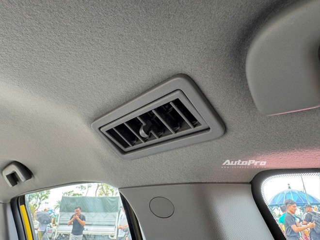 Khi mọi người còn đang tranh cãi giá 749 triệu cho Limo Green ‘siêu base’ thì người mua 10.000 xe nói gì?- Ảnh 19. Khi mọi người còn đang tranh cãi giá 749 triệu cho Limo Green ‘siêu base’ thì người mua 10.000 xe nói gì?- Ảnh 19.