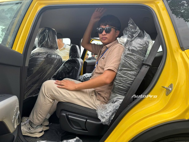 Khi mọi người còn đang tranh cãi giá 749 triệu cho Limo Green ‘siêu base’ thì người mua 10.000 xe nói gì?- Ảnh 15. Khi mọi người còn đang tranh cãi giá 749 triệu cho Limo Green ‘siêu base’ thì người mua 10.000 xe nói gì?- Ảnh 15.