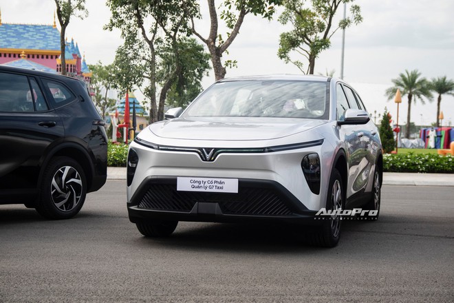 Khi mọi người còn đang tranh cãi giá 749 triệu cho Limo Green ‘siêu base’ thì người mua 10.000 xe nói gì?- Ảnh 5. Khi mọi người còn đang tranh cãi giá 749 triệu cho Limo Green ‘siêu base’ thì người mua 10.000 xe nói gì?- Ảnh 5.