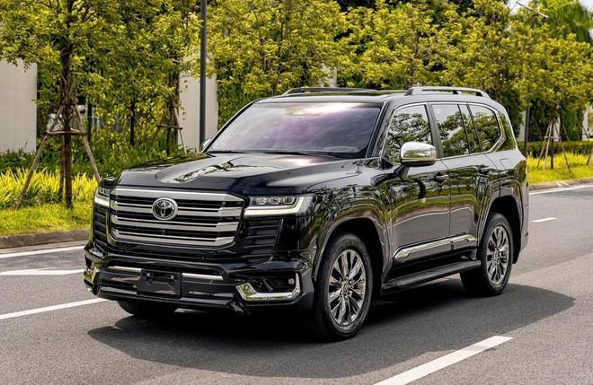 Ở Việt Nam đành lọt top bán ít nhưng đây mới là 'độ hot' thực sự của Toyota Land Cruiser: Bán hơn 100.000 xe/năm toàn cầu, có nơi lượng bán ngang Accent- Ảnh 4. Ở Việt Nam đành lọt top bán ít nhưng đây mới là 'độ hot' thực sự của Toyota Land Cruiser: Bán hơn 100.000 xe/năm toàn cầu, có nơi lượng bán ngang Accent- Ảnh 4.