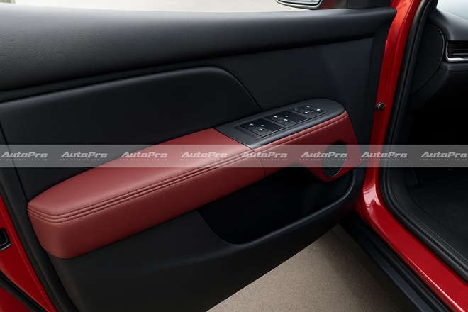 Độ VinFast Limo Green bằng loạt trang bị sang, xịn, mịn: Xe 'siêu base' hóa thành 'xe chủ tịch' chỉ trong phút mốt- Ảnh 12. Độ VinFast Limo Green bằng loạt trang bị sang, xịn, mịn: Xe 'siêu base' hóa thành 'xe chủ tịch' chỉ trong phút mốt- Ảnh 12.