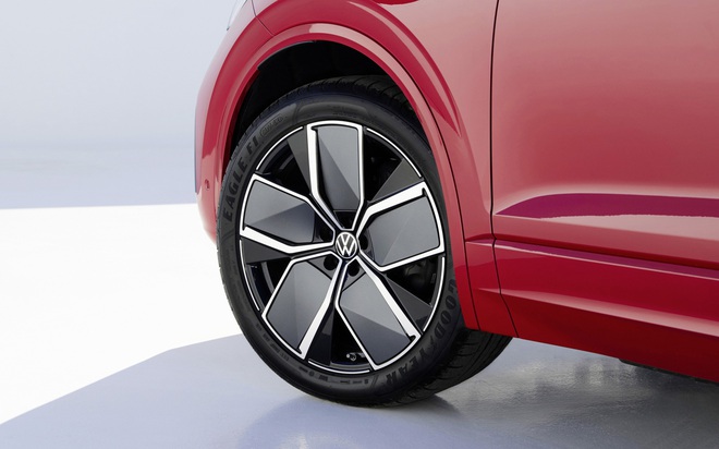 Đại lý hé lộ VW Touareg 2025 sắp ra mắt Việt Nam sẽ có 2 bản với phong cách khác nhau, máy mạnh hơn, thêm ADAS đấu RX, Q7- Ảnh 8. Đại lý hé lộ VW Touareg 2025 sắp ra mắt Việt Nam sẽ có 2 bản với phong cách khác nhau, máy mạnh hơn, thêm ADAS đấu RX, Q7- Ảnh 8.