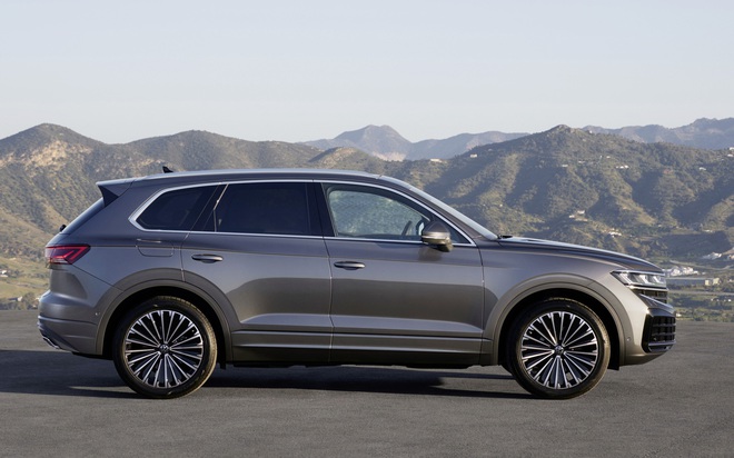 Đại lý hé lộ VW Touareg 2025 sắp ra mắt Việt Nam sẽ có 2 bản với phong cách khác nhau, máy mạnh hơn, thêm ADAS đấu RX, Q7- Ảnh 11. Đại lý hé lộ VW Touareg 2025 sắp ra mắt Việt Nam sẽ có 2 bản với phong cách khác nhau, máy mạnh hơn, thêm ADAS đấu RX, Q7- Ảnh 11.