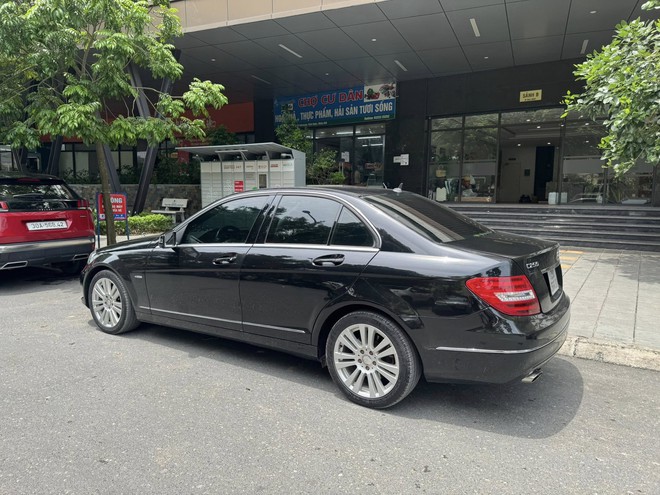 Rao chiếc Mercedes-Benz này chỉ hơn 200 triệu, người bán khẳng định: Xe 'không có gì để chê, zin cả xe'- Ảnh 5.