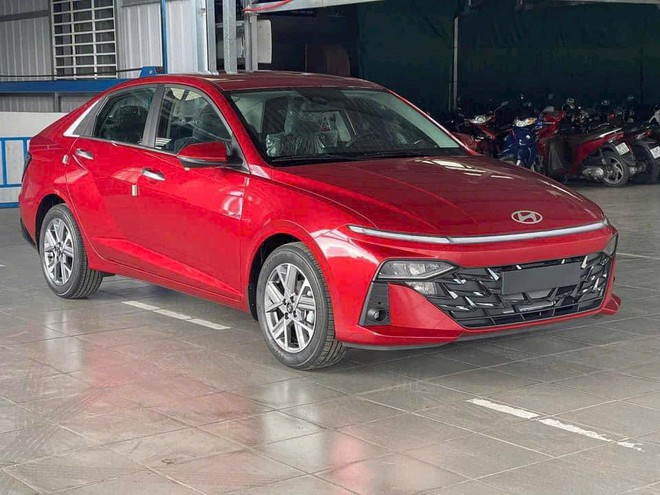 Giá Hyundai Accent có 'đáy' mới tại đại lý: Bản cao cấp giảm 84 triệu đồng, giá thực tế rẻ ngang Vios bản giữa- Ảnh 3. Giá Hyundai Accent có 'đáy' mới tại đại lý: Bản cao cấp giảm 84 triệu đồng, giá thực tế rẻ ngang Vios bản giữa- Ảnh 3.