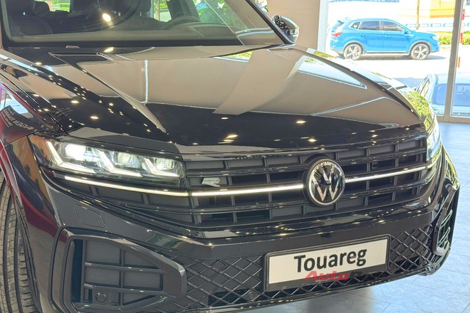 VW Touareg thêm 2 bản mới, đã về đại lý: Giá tới gần 3,4 tỷ đồng nhưng vẫn rẻ hơn Audi Q7 cả trăm triệu đồng, chưa có ADAS- Ảnh 5. VW Touareg thêm 2 bản mới, đã về đại lý: Giá tới gần 3,4 tỷ đồng nhưng vẫn rẻ hơn Audi Q7 cả trăm triệu đồng, chưa có ADAS- Ảnh 5.