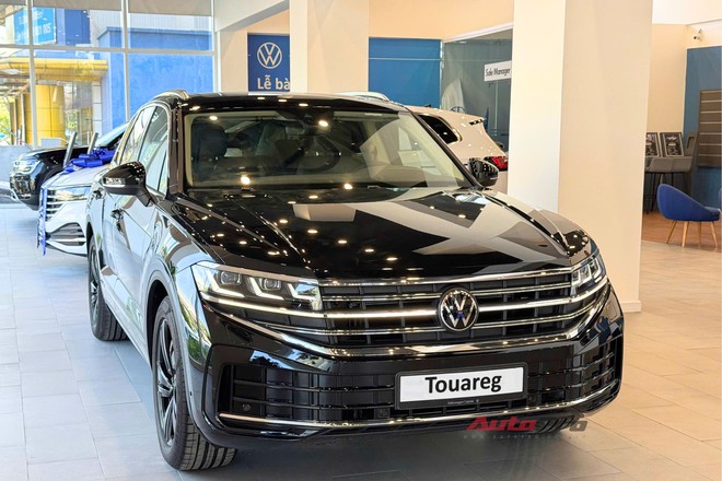 VW Touareg thêm 2 bản mới, đã về đại lý: Giá tới gần 3,4 tỷ đồng nhưng vẫn rẻ hơn Audi Q7 cả trăm triệu đồng, chưa có ADAS- Ảnh 2. VW Touareg thêm 2 bản mới, đã về đại lý: Giá tới gần 3,4 tỷ đồng nhưng vẫn rẻ hơn Audi Q7 cả trăm triệu đồng, chưa có ADAS- Ảnh 2.