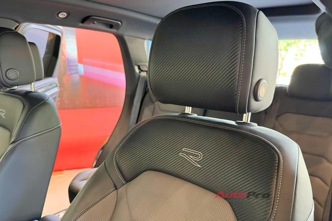 VW Touareg thêm 2 bản mới, đã về đại lý: Giá tới gần 3,4 tỷ đồng nhưng vẫn rẻ hơn Audi Q7 cả trăm triệu đồng, chưa có ADAS- Ảnh 8. VW Touareg thêm 2 bản mới, đã về đại lý: Giá tới gần 3,4 tỷ đồng nhưng vẫn rẻ hơn Audi Q7 cả trăm triệu đồng, chưa có ADAS- Ảnh 8.