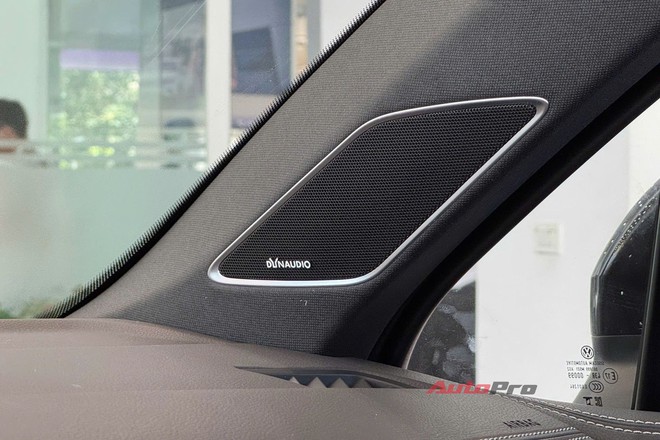 VW Touareg thêm 2 bản mới, đã về đại lý: Giá tới gần 3,4 tỷ đồng nhưng vẫn rẻ hơn Audi Q7 cả trăm triệu đồng, chưa có ADAS- Ảnh 10. VW Touareg thêm 2 bản mới, đã về đại lý: Giá tới gần 3,4 tỷ đồng nhưng vẫn rẻ hơn Audi Q7 cả trăm triệu đồng, chưa có ADAS- Ảnh 10.