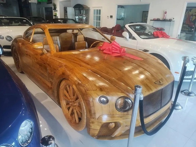 Chiếc Bentley gỗ này có giá quy đổi 2,6 tỷ đồng ngang xe thật: Tốn 3.000 giờ hoàn thiện, báo Tây so sánh giống với hàng Việt- Ảnh 3. Chiếc Bentley gỗ này có giá quy đổi 2,6 tỷ đồng ngang xe thật: Tốn 3.000 giờ hoàn thiện, báo Tây so sánh giống với hàng Việt- Ảnh 3.