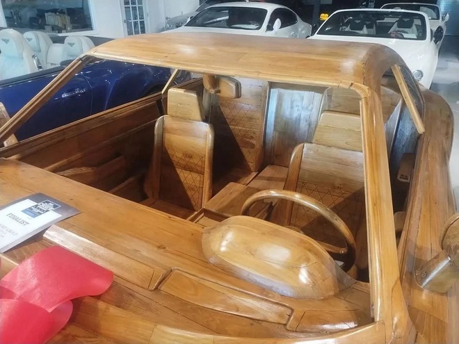 Chiếc Bentley gỗ này có giá quy đổi 2,6 tỷ đồng ngang xe thật: Tốn 3.000 giờ hoàn thiện, báo Tây so sánh giống với hàng Việt- Ảnh 13. Chiếc Bentley gỗ này có giá quy đổi 2,6 tỷ đồng ngang xe thật: Tốn 3.000 giờ hoàn thiện, báo Tây so sánh giống với hàng Việt- Ảnh 13.