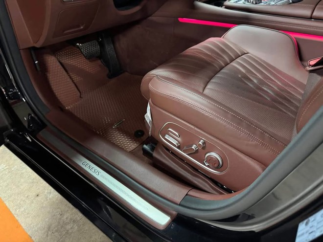 Hàng hiếm Genesis G90 gần như mới giá 5,1 tỷ đồng đắt ngang S-Class ‘đập hộp’: Ghế sau như Maybach, ADAS hơn xe Đức- Ảnh 9. Hàng hiếm Genesis G90 gần như mới giá 5,1 tỷ đồng đắt ngang S-Class ‘đập hộp’: Ghế sau như Maybach, ADAS hơn xe Đức- Ảnh 9.