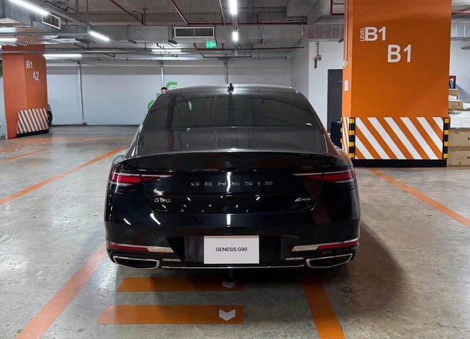 Hàng hiếm Genesis G90 gần như mới giá 5,1 tỷ đồng đắt ngang S-Class ‘đập hộp’: Ghế sau như Maybach, ADAS hơn xe Đức- Ảnh 3. Hàng hiếm Genesis G90 gần như mới giá 5,1 tỷ đồng đắt ngang S-Class ‘đập hộp’: Ghế sau như Maybach, ADAS hơn xe Đức- Ảnh 3.
