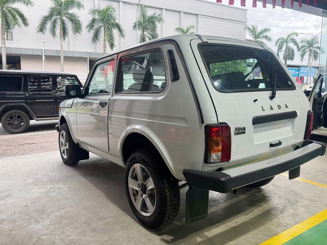 Lada Niva giá 450 triệu đồng tại Việt Nam: Dáng kiểu Jimny nhưng không phải ai cũng lái được, nhập Nga, bảo hành ít hơn xe Nhật, Hàn- Ảnh 4. Lada Niva giá 450 triệu đồng tại Việt Nam: Dáng kiểu Jimny nhưng không phải ai cũng lái được, nhập Nga, bảo hành ít hơn xe Nhật, Hàn- Ảnh 4.