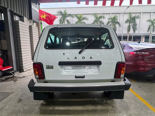 Lada Niva giá 450 triệu đồng tại Việt Nam: Dáng kiểu Jimny nhưng không phải ai cũng lái được, nhập Nga, bảo hành ít hơn xe Nhật, Hàn- Ảnh 6. Lada Niva giá 450 triệu đồng tại Việt Nam: Dáng kiểu Jimny nhưng không phải ai cũng lái được, nhập Nga, bảo hành ít hơn xe Nhật, Hàn- Ảnh 6.